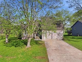 8111 Swarner Drive, Lenexa, KS 66215