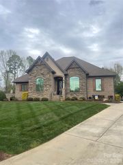 3756 Sand Wedge Drive, Gastonia, NC 28056