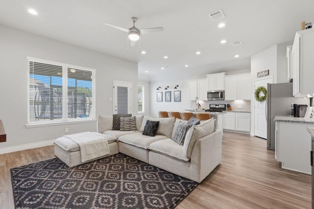 1233 Antelope Passing Drive, Montgomery, TX 77316