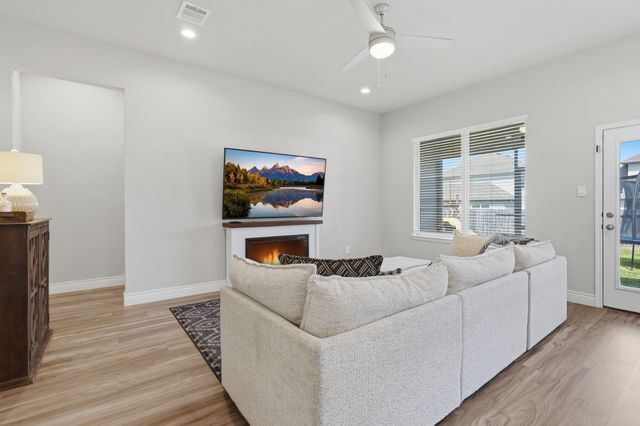 1233 Antelope Passing Drive, Montgomery, TX 77316