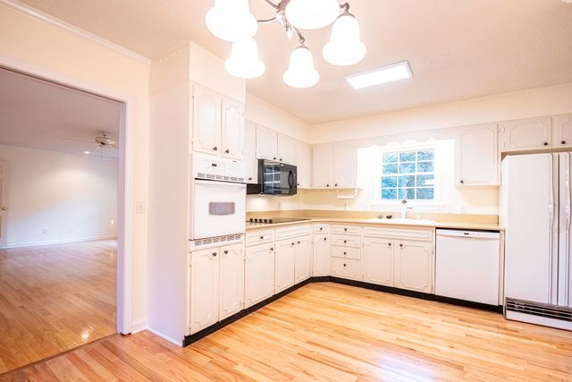 5805 N Park Road, Hixson, TN 37343