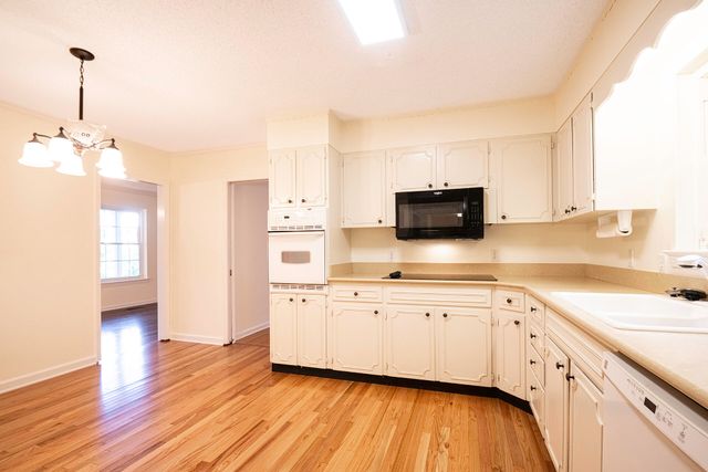 5805 N Park Road, Hixson, TN 37343