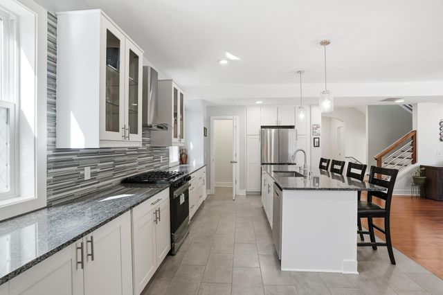 2921 40th Avenue S, Minneapolis, MN 55406