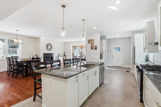 2921 40th Avenue S, Minneapolis, MN 55406