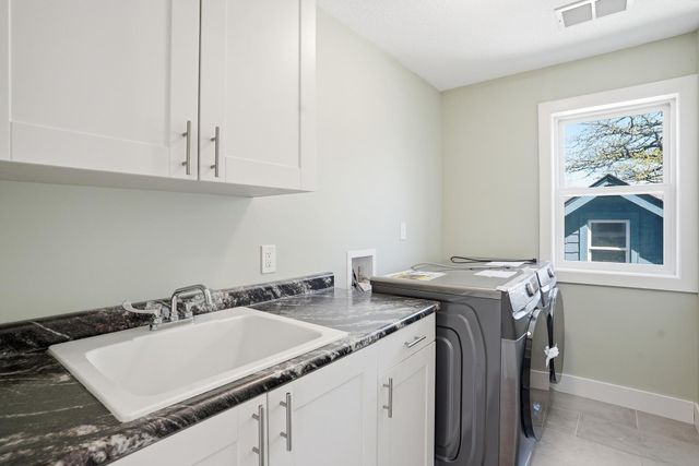 2921 40th Avenue S, Minneapolis, MN 55406