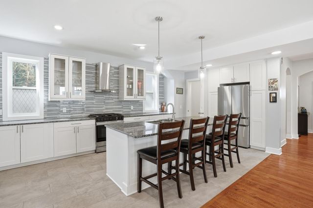 2921 40th Avenue S, Minneapolis, MN 55406