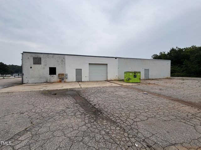 523 W Andrews Avenue, Henderson, NC 27536