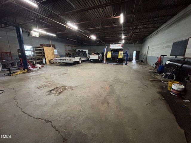 523 W Andrews Avenue, Henderson, NC 27536