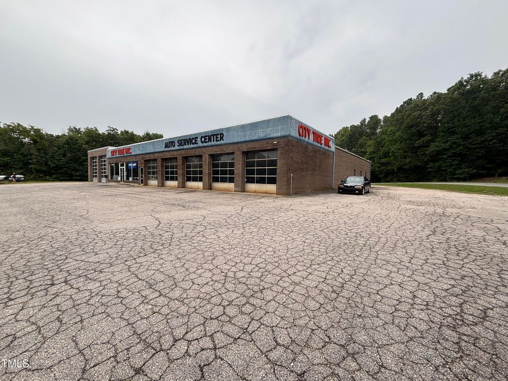 523 W Andrews Avenue, Henderson, NC 27536