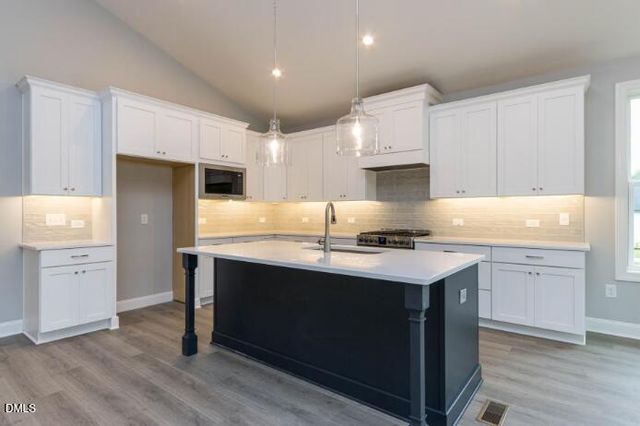 743 W Holly Springs Road, Holly Springs, NC 27540