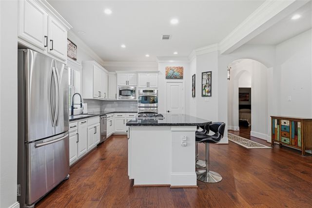 7 Sleeping Colt Place, Spring, TX 77389