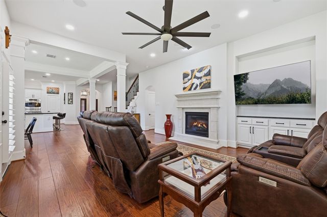 7 Sleeping Colt Place, Spring, TX 77389