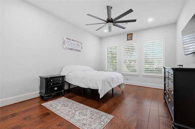 7 Sleeping Colt Place, Spring, TX 77389