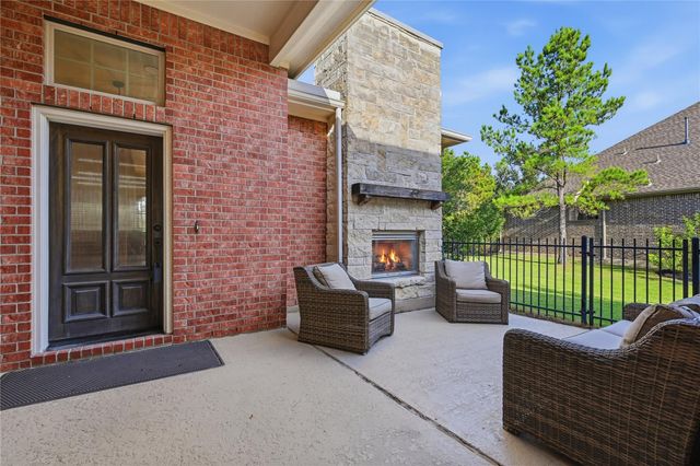 7 Sleeping Colt Place, Spring, TX 77389