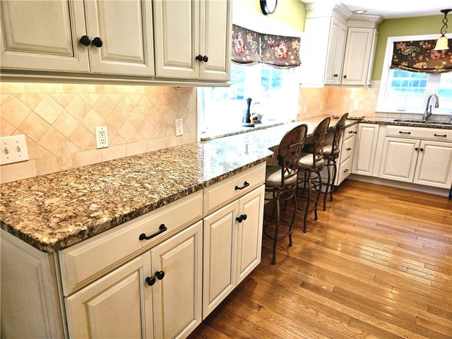 1892 Old Louisquisset Pike, Lincoln, RI 02865
