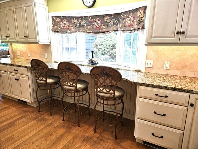 1892 Old Louisquisset Pike, Lincoln, RI 02865