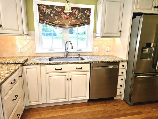 1892 Old Louisquisset Pike, Lincoln, RI 02865