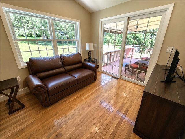 1892 Old Louisquisset Pike, Lincoln, RI 02865