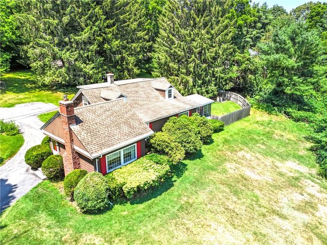 1892 Old Louisquisset Pike, Lincoln, RI 02865