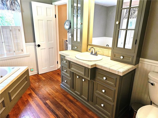 1892 Old Louisquisset Pike, Lincoln, RI 02865