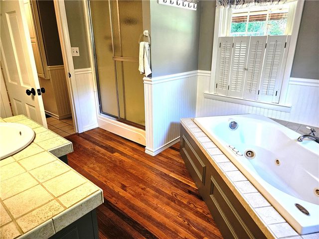 1892 Old Louisquisset Pike, Lincoln, RI 02865