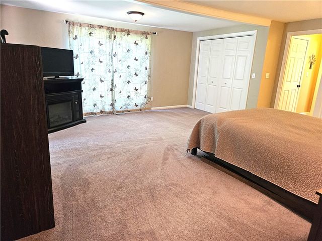 1892 Old Louisquisset Pike, Lincoln, RI 02865