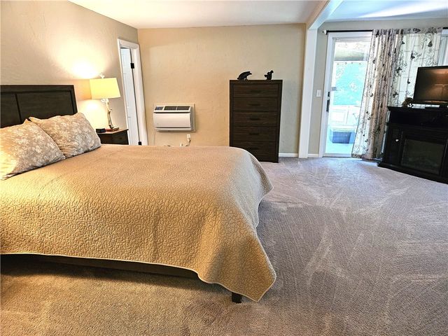 1892 Old Louisquisset Pike, Lincoln, RI 02865