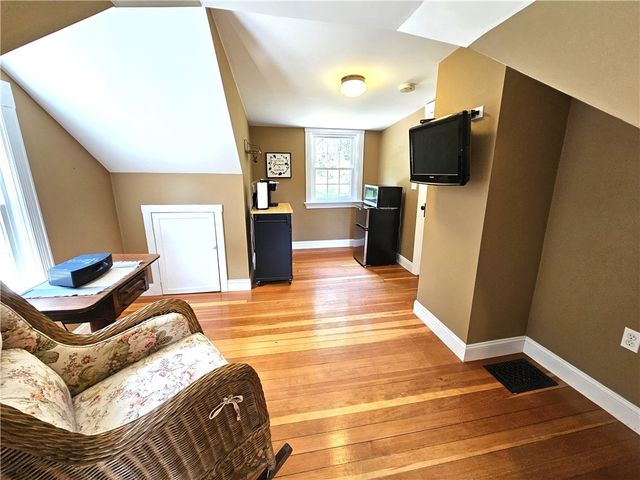 1892 Old Louisquisset Pike, Lincoln, RI 02865