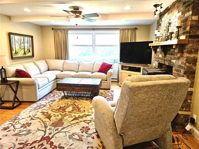 1892 Old Louisquisset Pike, Lincoln, RI 02865