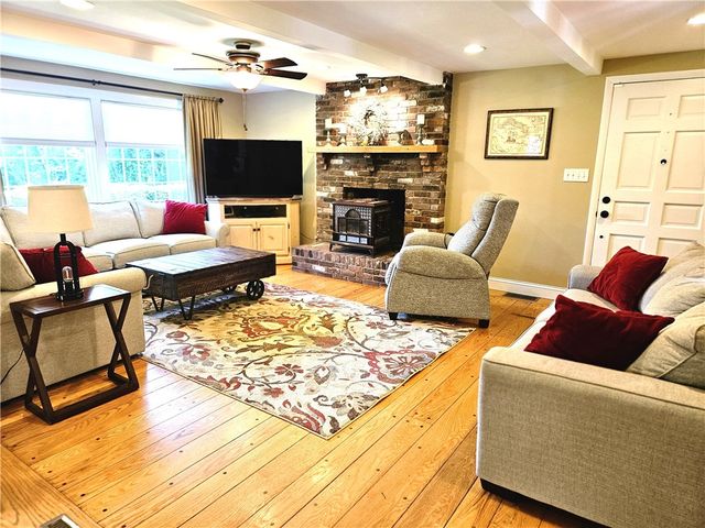 1892 Old Louisquisset Pike, Lincoln, RI 02865