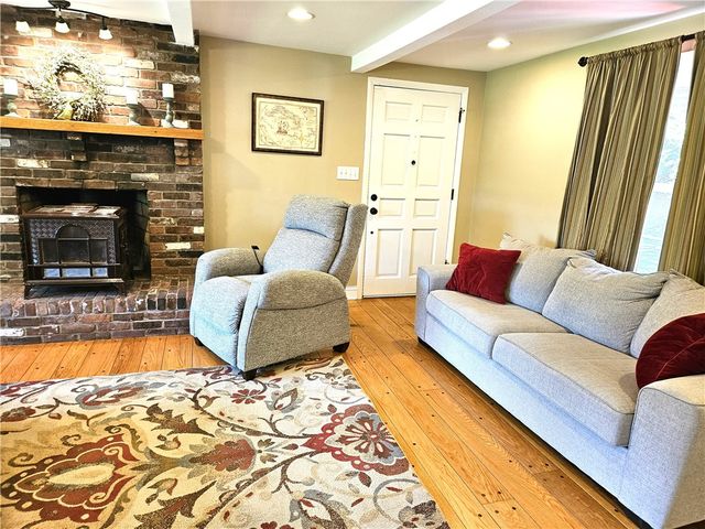 1892 Old Louisquisset Pike, Lincoln, RI 02865