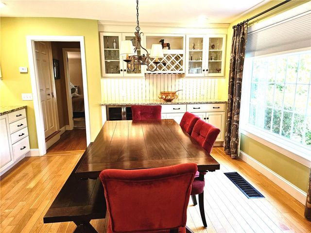 1892 Old Louisquisset Pike, Lincoln, RI 02865