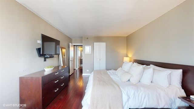 10 E Ontario Street 4301, Chicago, IL 60611