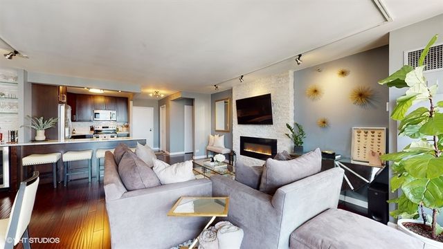 10 E Ontario Street 4301, Chicago, IL 60611