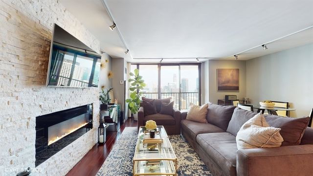 10 E Ontario Street 4301, Chicago, IL 60611