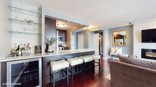 10 E Ontario Street 4301, Chicago, IL 60611