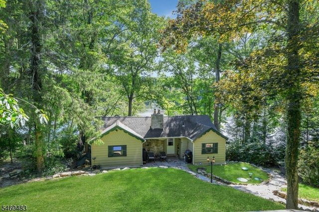 49 Lake Shore Rd, Hardyston Twp., NJ 07460