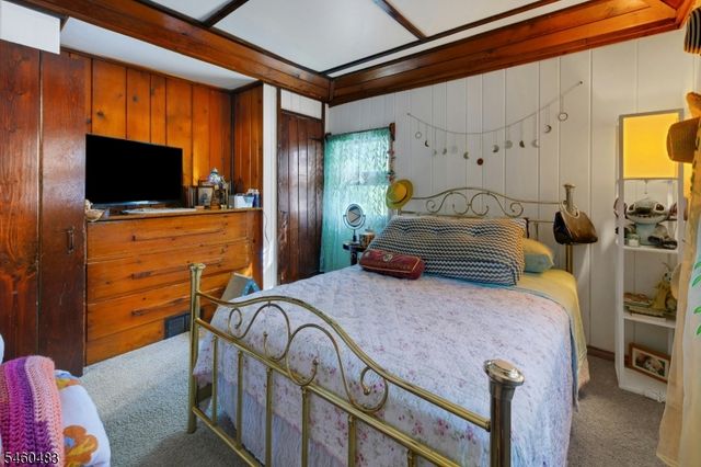 49 Lake Shore Rd, Hardyston Twp., NJ 07460