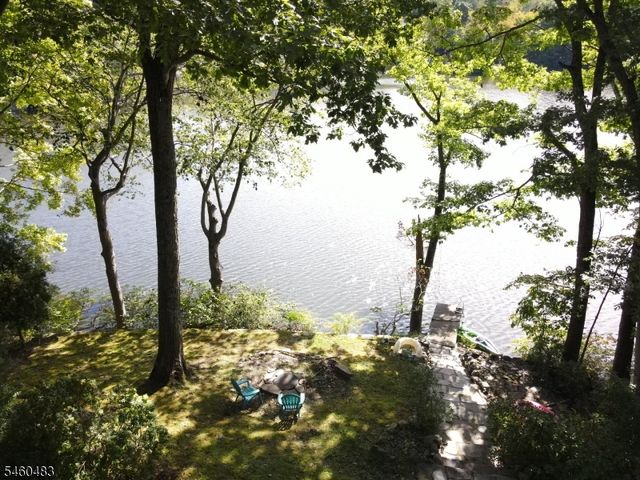49 Lake Shore Rd, Hardyston Twp., NJ 07460