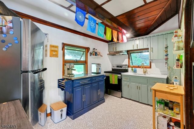49 Lake Shore Rd, Hardyston Twp., NJ 07460