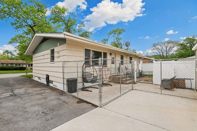22 Arrowhead Drive, Thornton, IL 60476