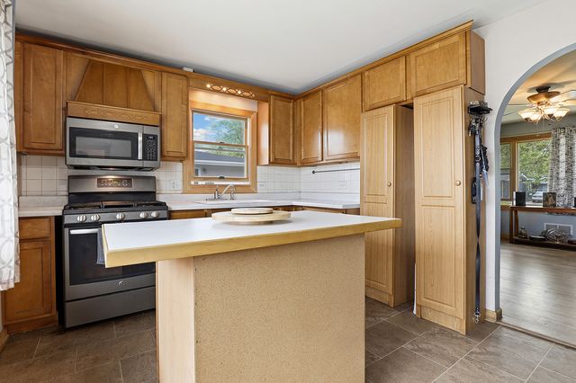 22 Arrowhead Drive, Thornton, IL 60476