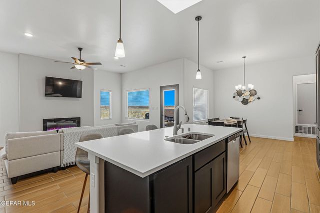 244 FARNBOROUGH Street, El Paso, TX 79928