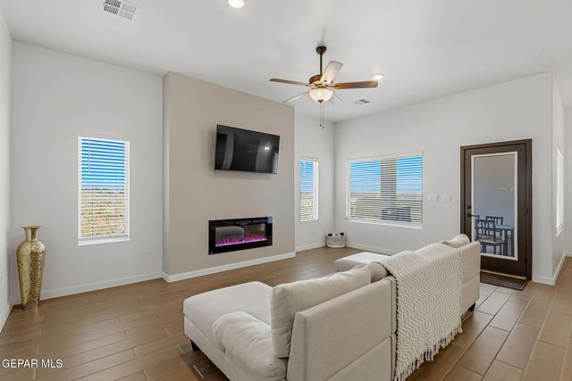 244 FARNBOROUGH Street, El Paso, TX 79928