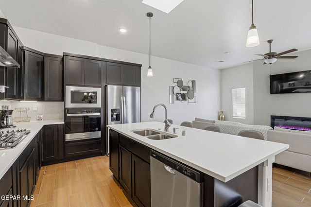 244 FARNBOROUGH Street, El Paso, TX 79928