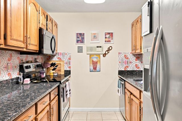 51 Valiant Way 51, Salem, MA 01970