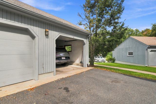 51 Valiant Way 51, Salem, MA 01970