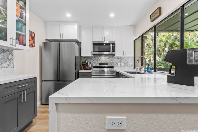 46-158 Kiowai Street 2422, Kaneohe, HI 96744