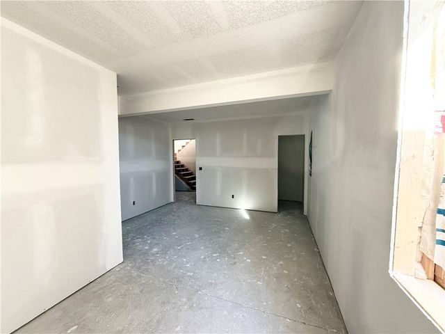 25037 W 94th Terrace, Lenexa, KS 66227