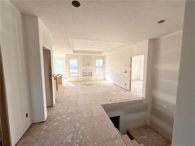 25037 W 94th Terrace, Lenexa, KS 66227